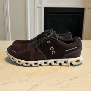 ON Women Cloud 5 'Mulberry' size 10.5 Sneakers